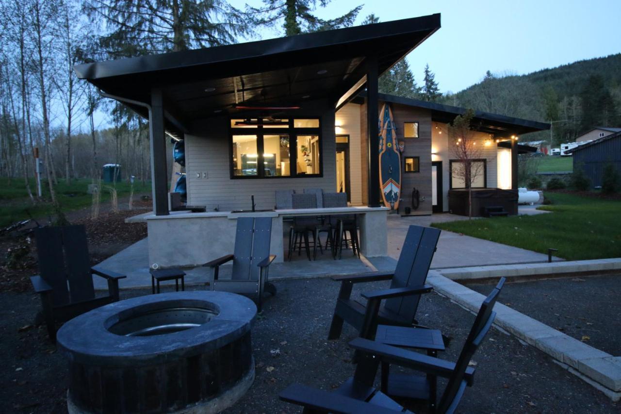 Luxe Lake Cabin Hot Tub Grill Firepit Ev Charger Onalaska 외부 사진