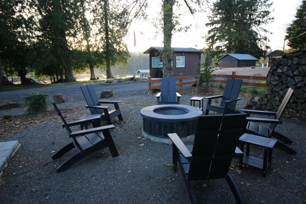 Luxe Lake Cabin Hot Tub Grill Firepit Ev Charger Onalaska 외부 사진